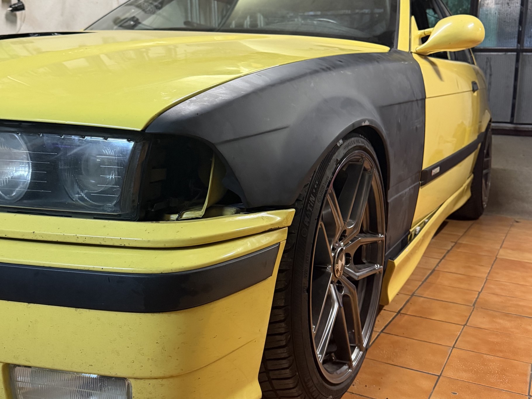 GFK-UP Kotflügel Set passend für BMW E36 — ca. 15 mm breiter