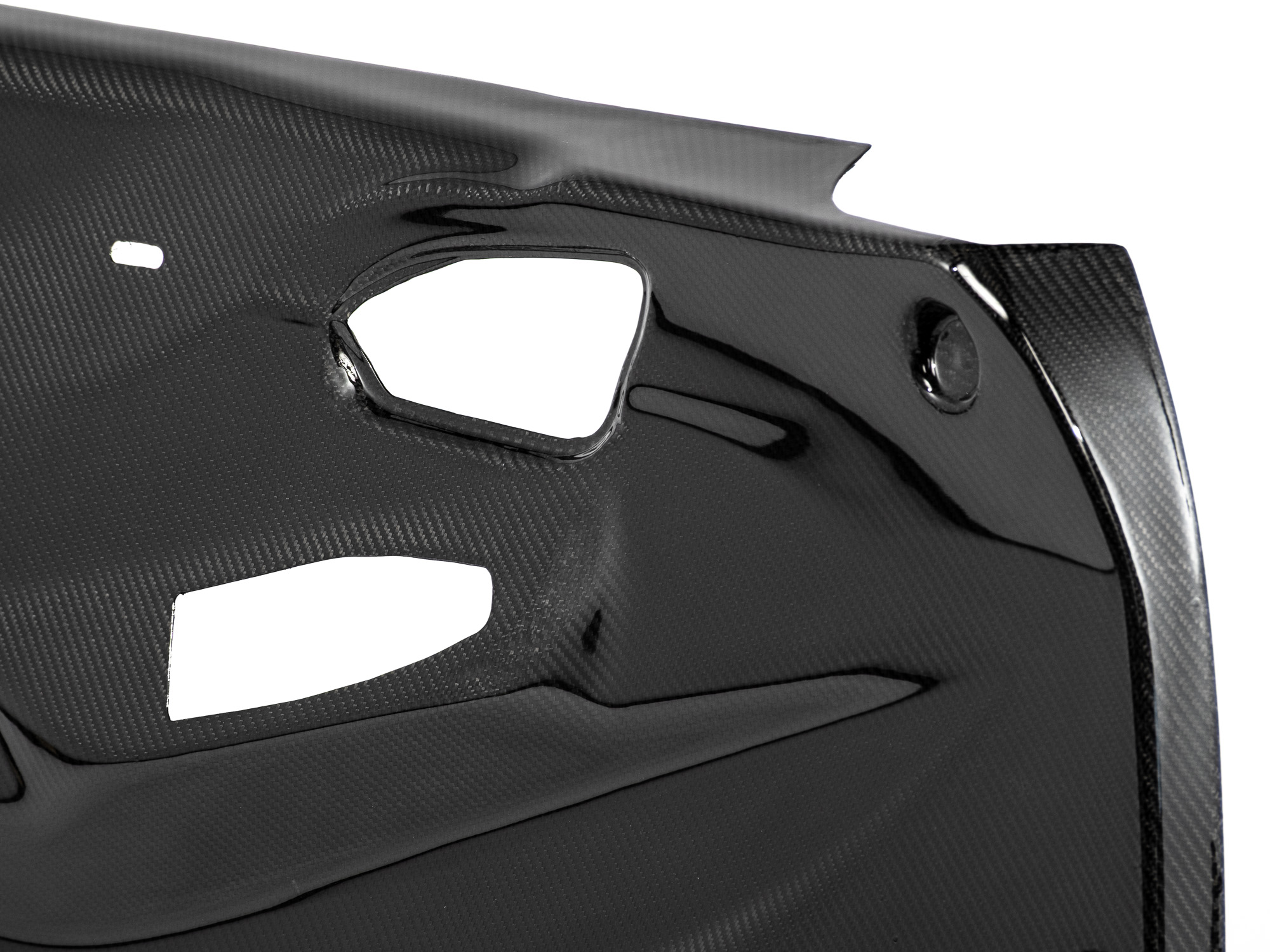 BMW F22 - F87 Türverkleidung aus Sichtcarbon-links nahe