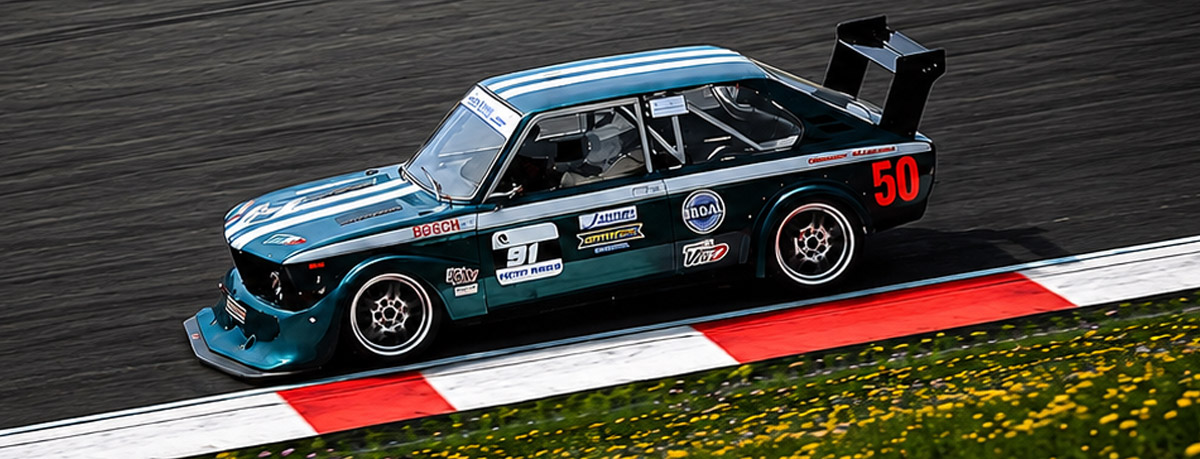 BMW-E10-02-Carbon