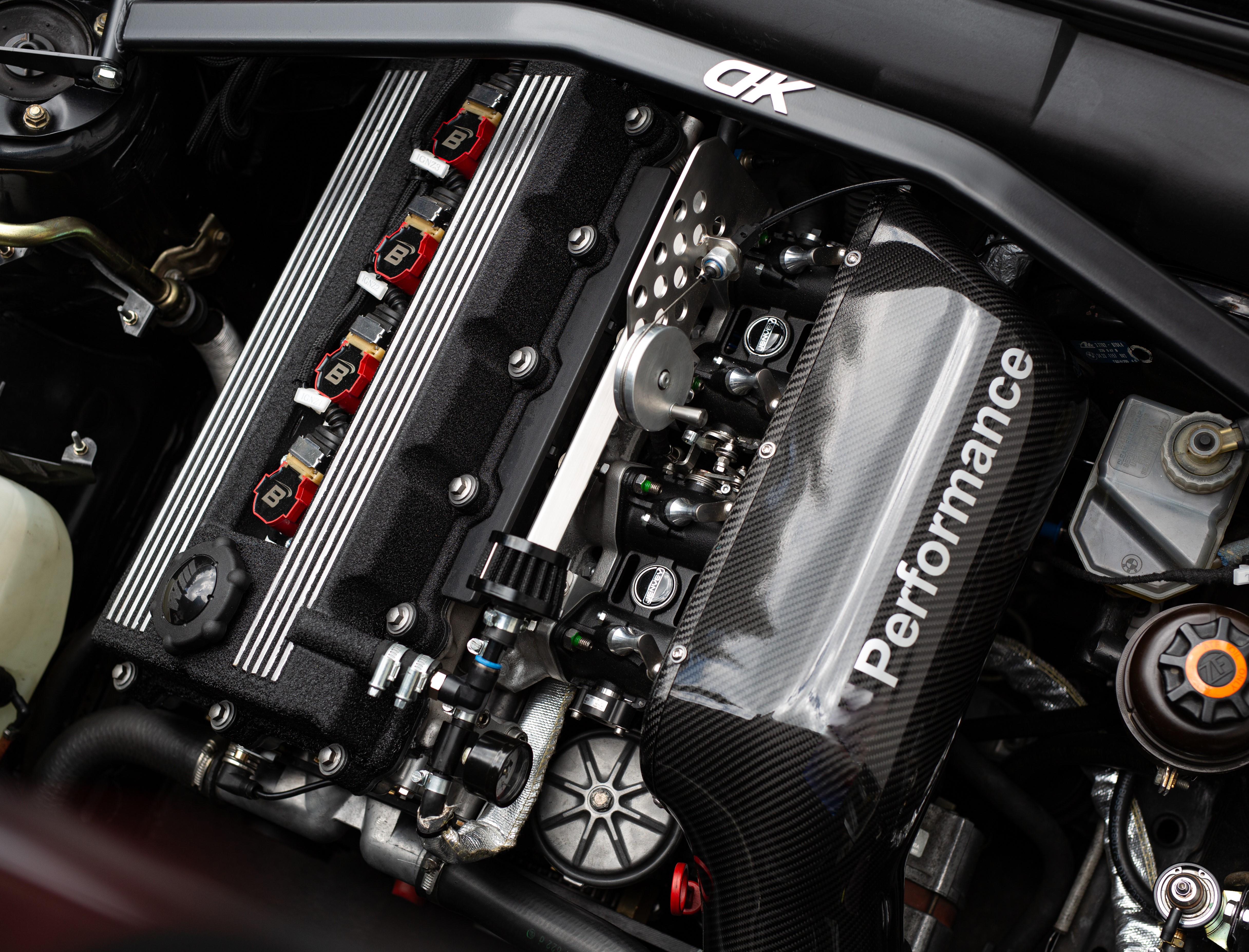 4-Zylinder Universal Carbon Airbox – optional mit Platte und Halter