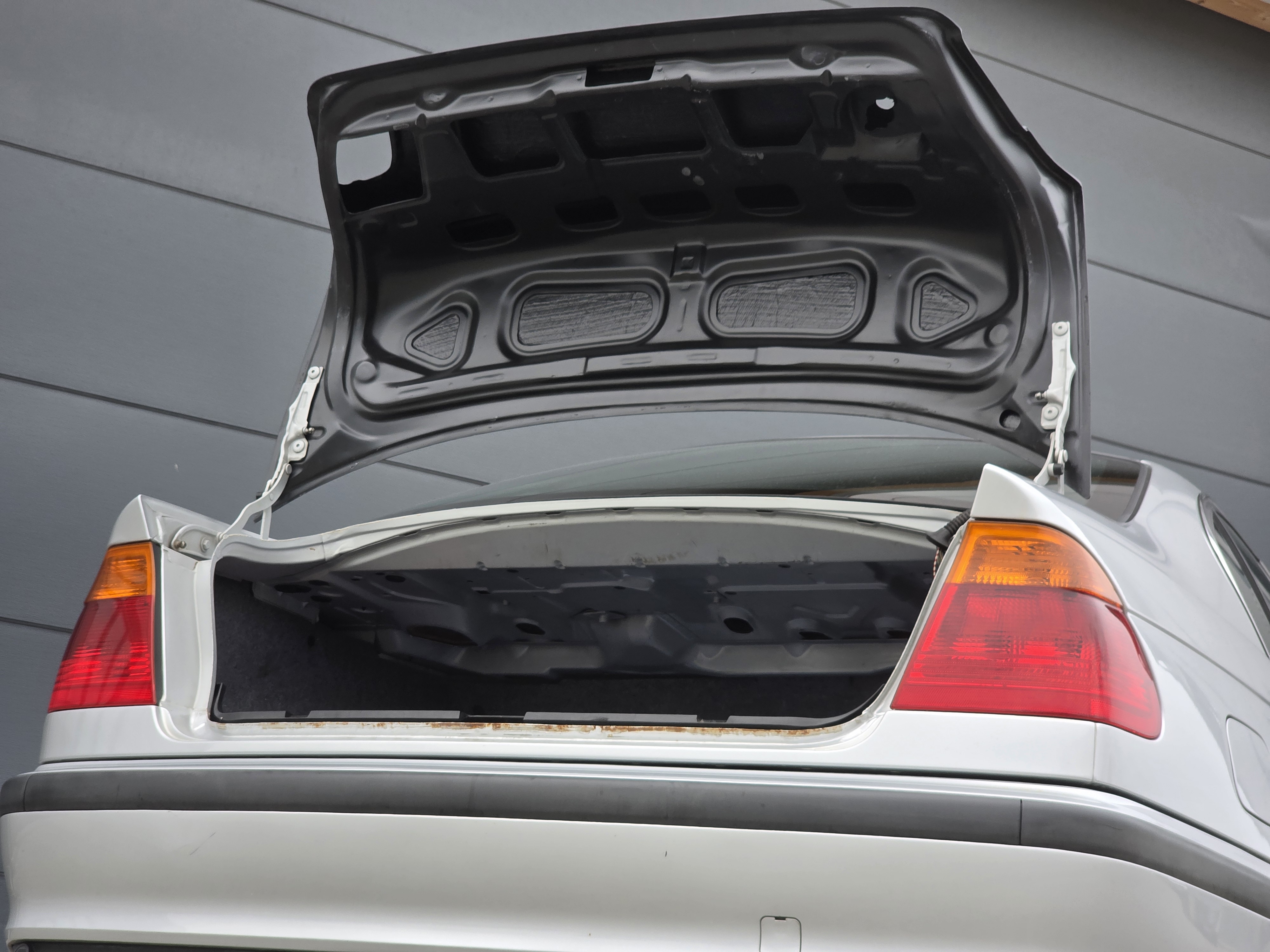 BMW E46 Limo CSL Heckklappe innen unten
