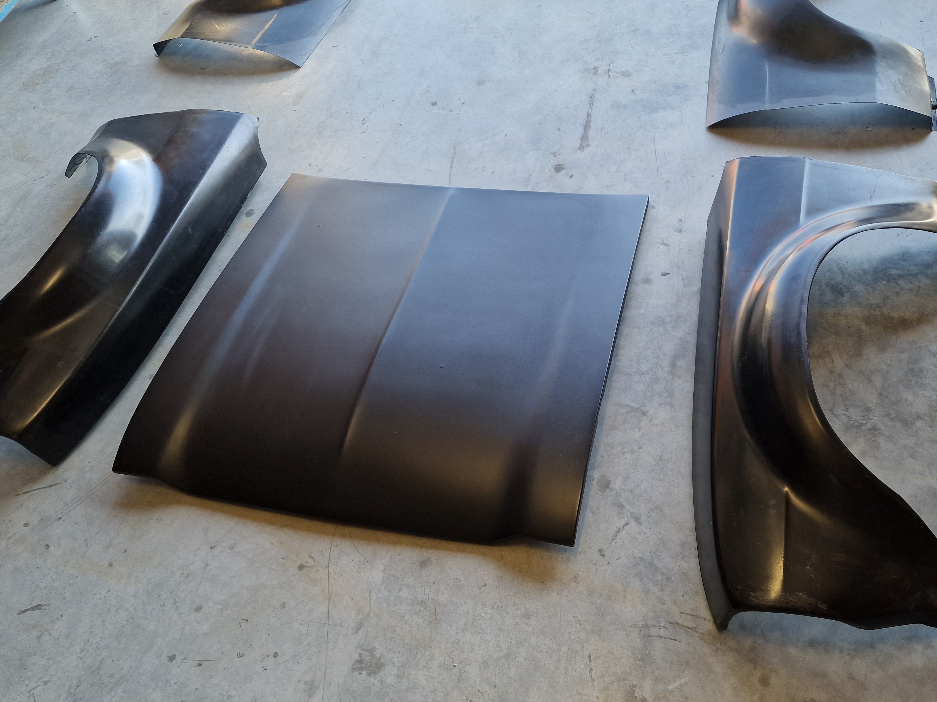 Carbon Motorhaube passend für Ford Escort Mk1 – Leichtbauausführung