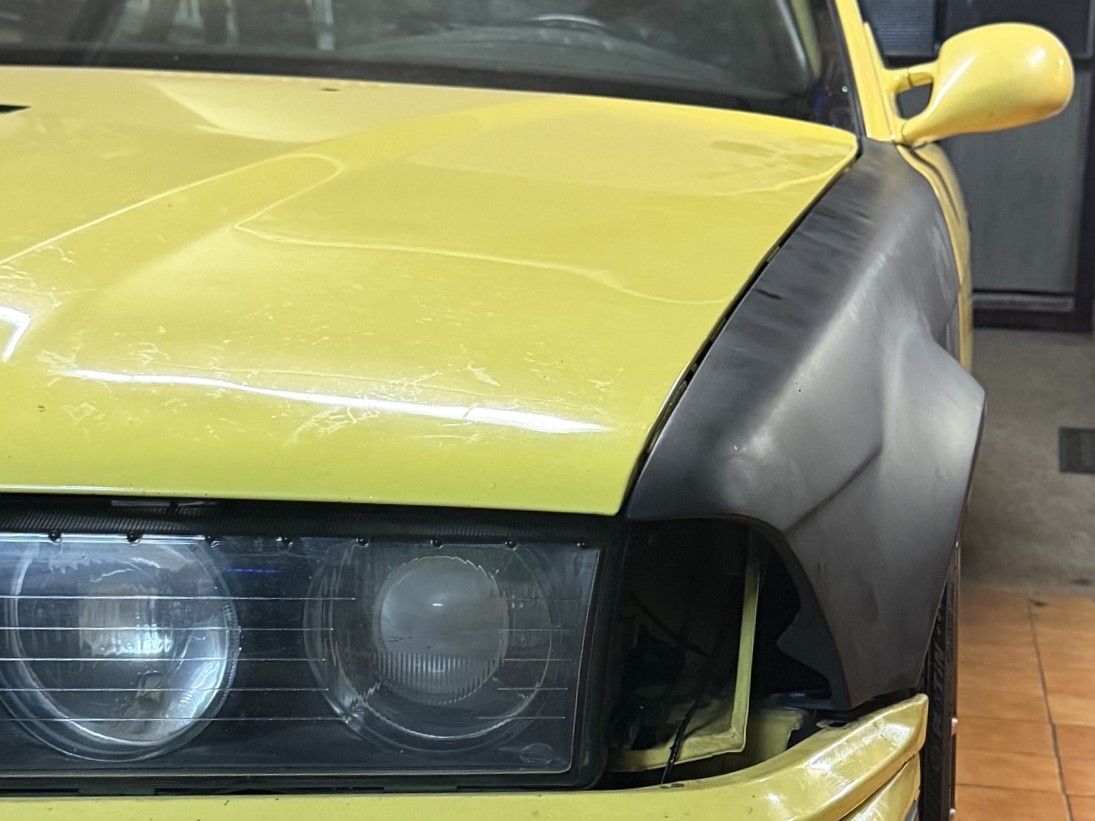 GFK-UP Kotflügel Set passend für BMW E36 — ca. 15 mm breiter