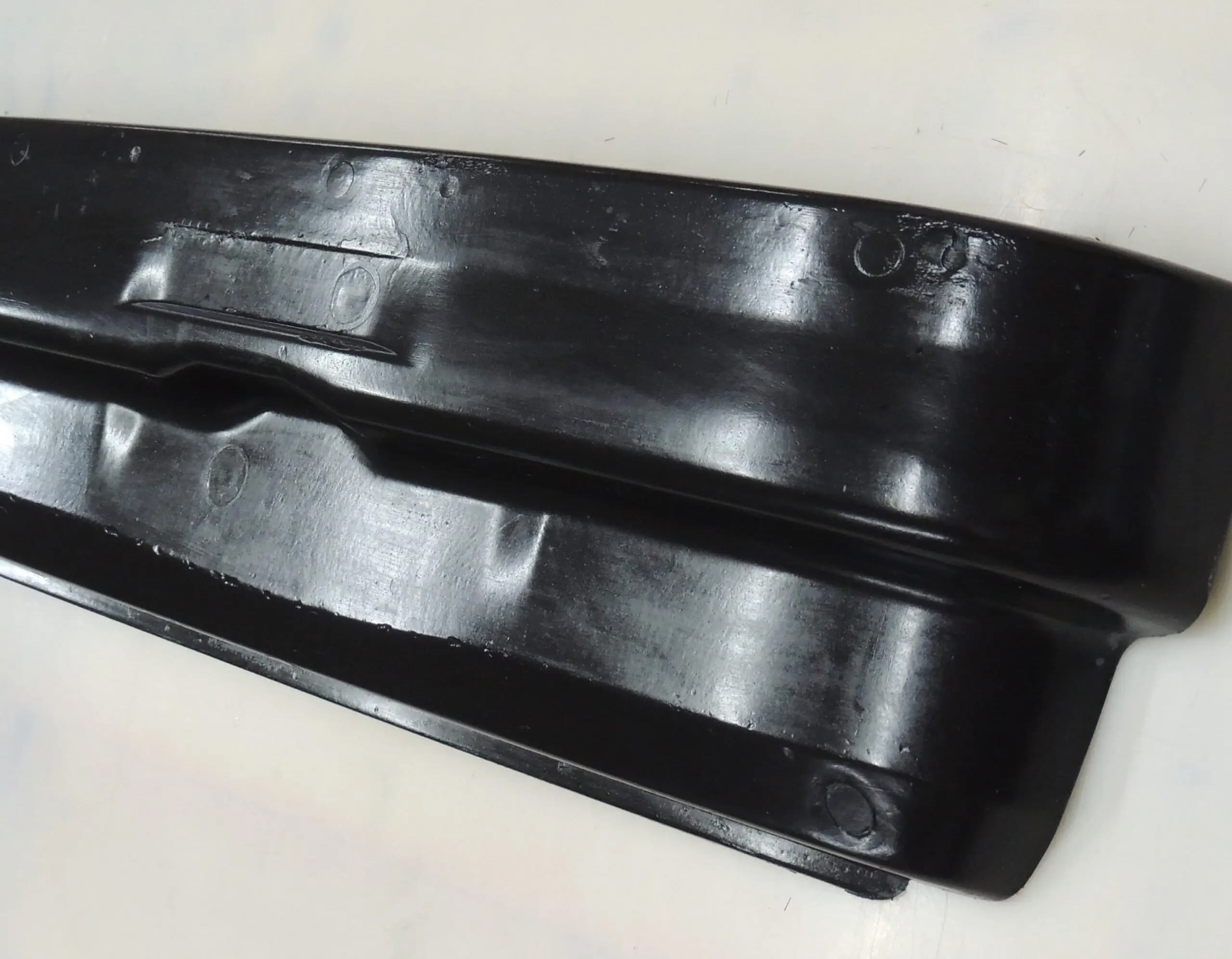 Heckstoßstangenträger BMW E36 aus Kunststoff, Rohteil Rückseite