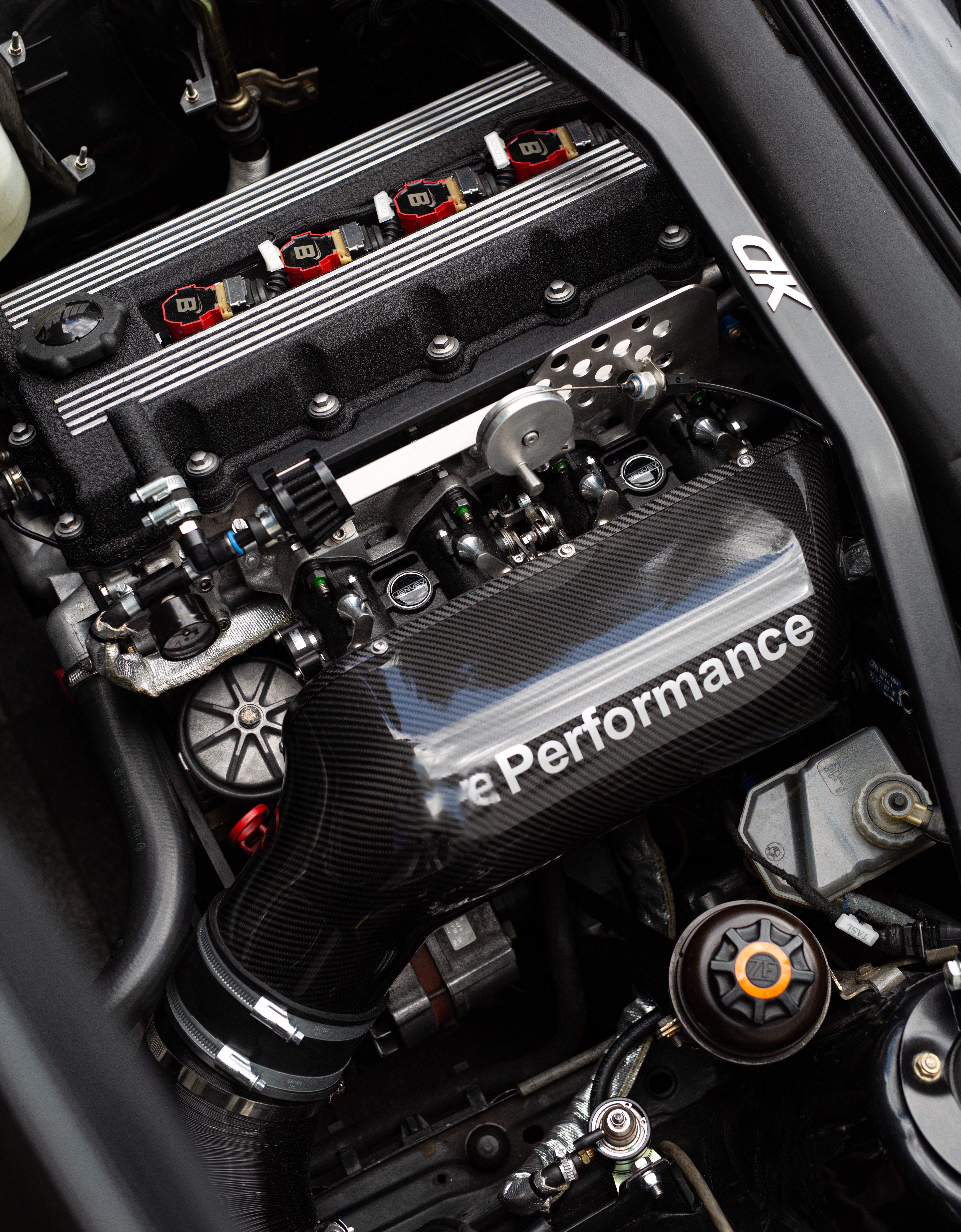 4-Zylinder Universal Carbon Airbox – optional mit Platte und Halter