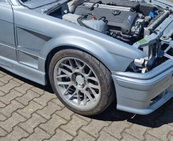 Carbon Kotflügel Set FÜR BMW E36 Limousine / Coupé GTR-Style – Bild 4