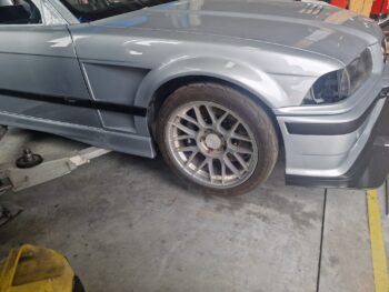 Carbon Kotflügel Set FÜR BMW E36 Limousine / Coupé GTR-Style – Bild 3
